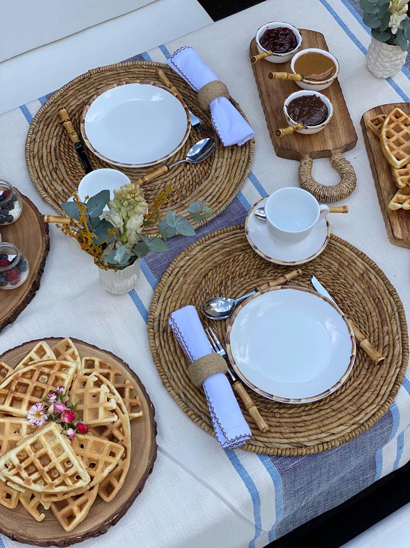 TEA & WAFFLES