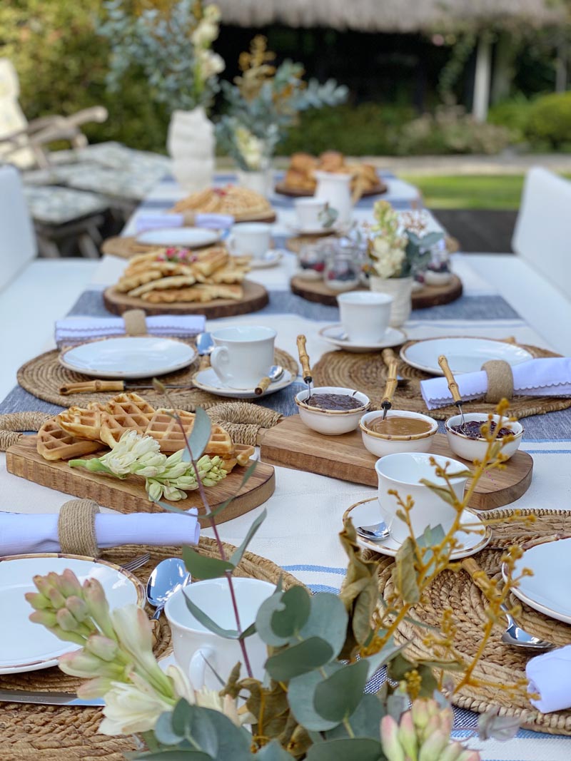 TEA & WAFFLES