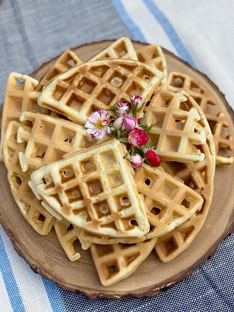 TEA & WAFFLES