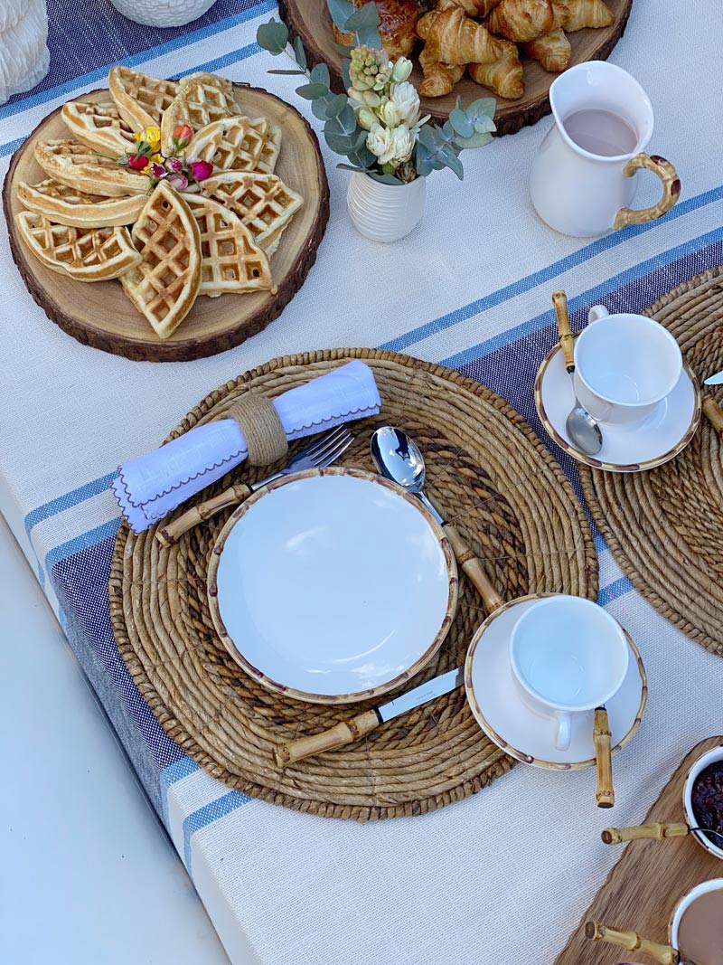 TEA & WAFFLES