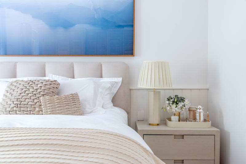 TRANQUILITY IN THE ROOM