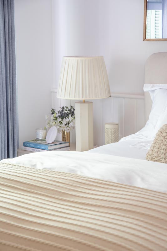 TRANQUILITY IN THE ROOM